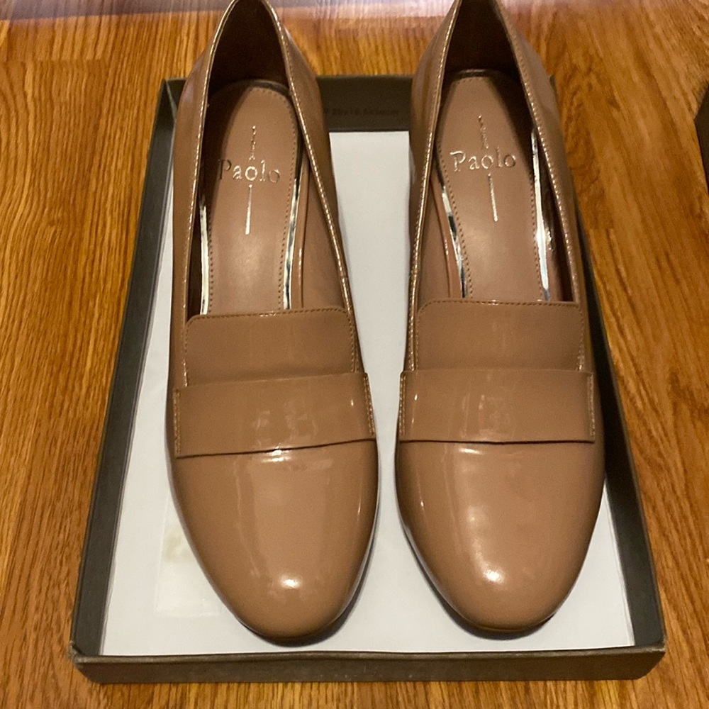 Blush nude patent leather heeled loafers